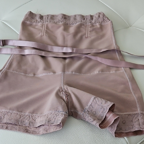 High-Waisted Shapewear Shorts in Mauve - Picture 1 of 2